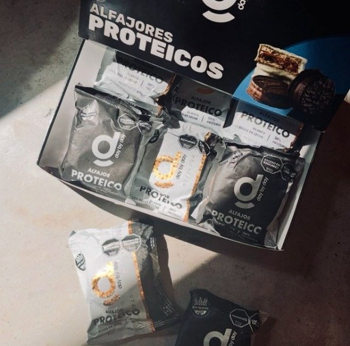 [DAYBY21848253] Alfajor PROTEICO NEGRO con Dulce de Leche x 12 uni DAY BY DAY